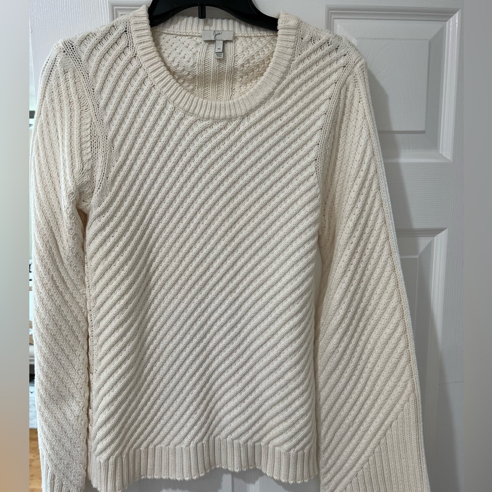 Joie off white sweater in great condition. Size medium